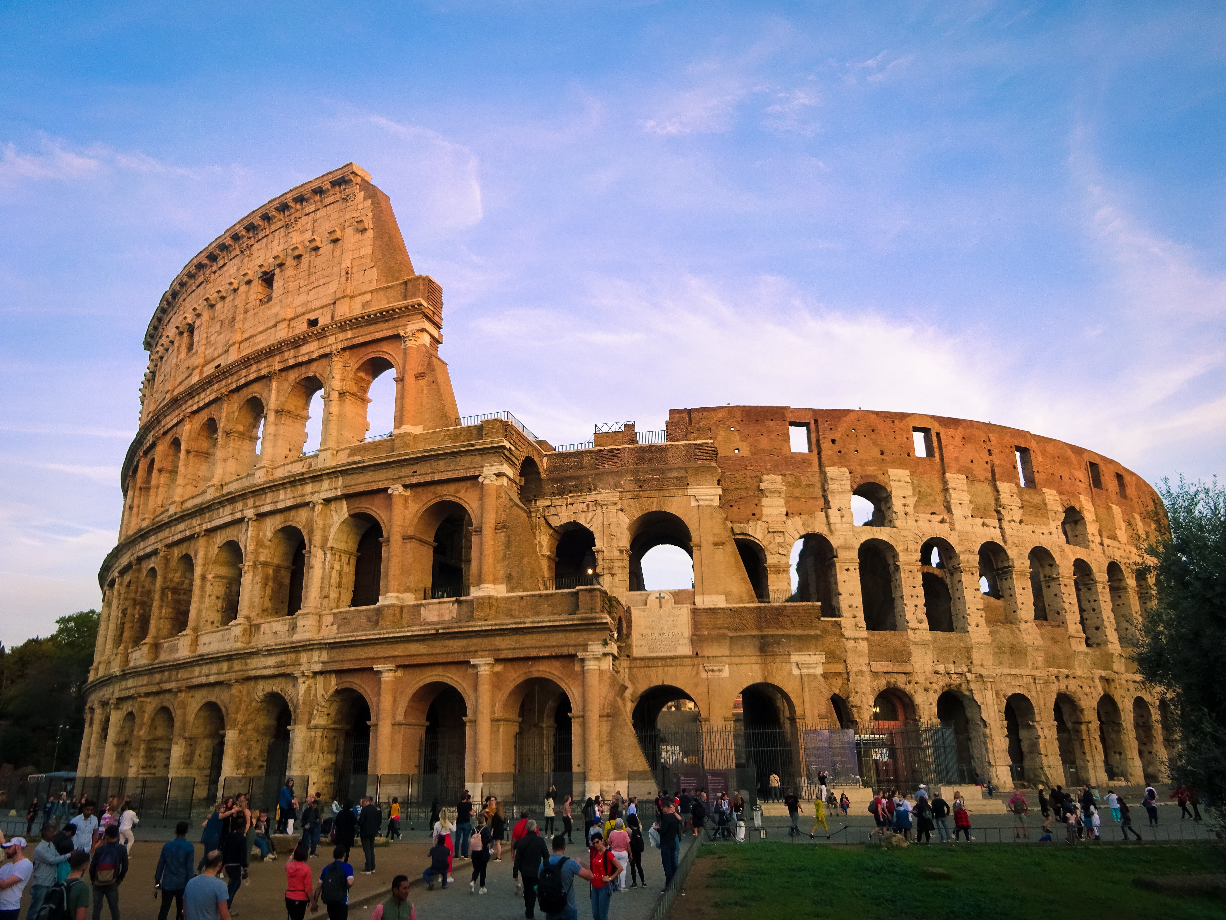 ローマ観光 世界遺産コロッセオ 事前のオンライン予約必須 コロッセオの行列は別格 Ryoblog